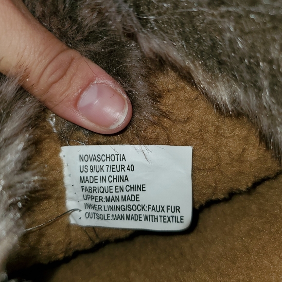 Faux fur Taupe boots with metal and braided bands around the ankle - Picture 3 of 5